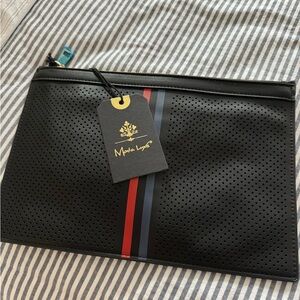 Mode Luxe clutch NWT